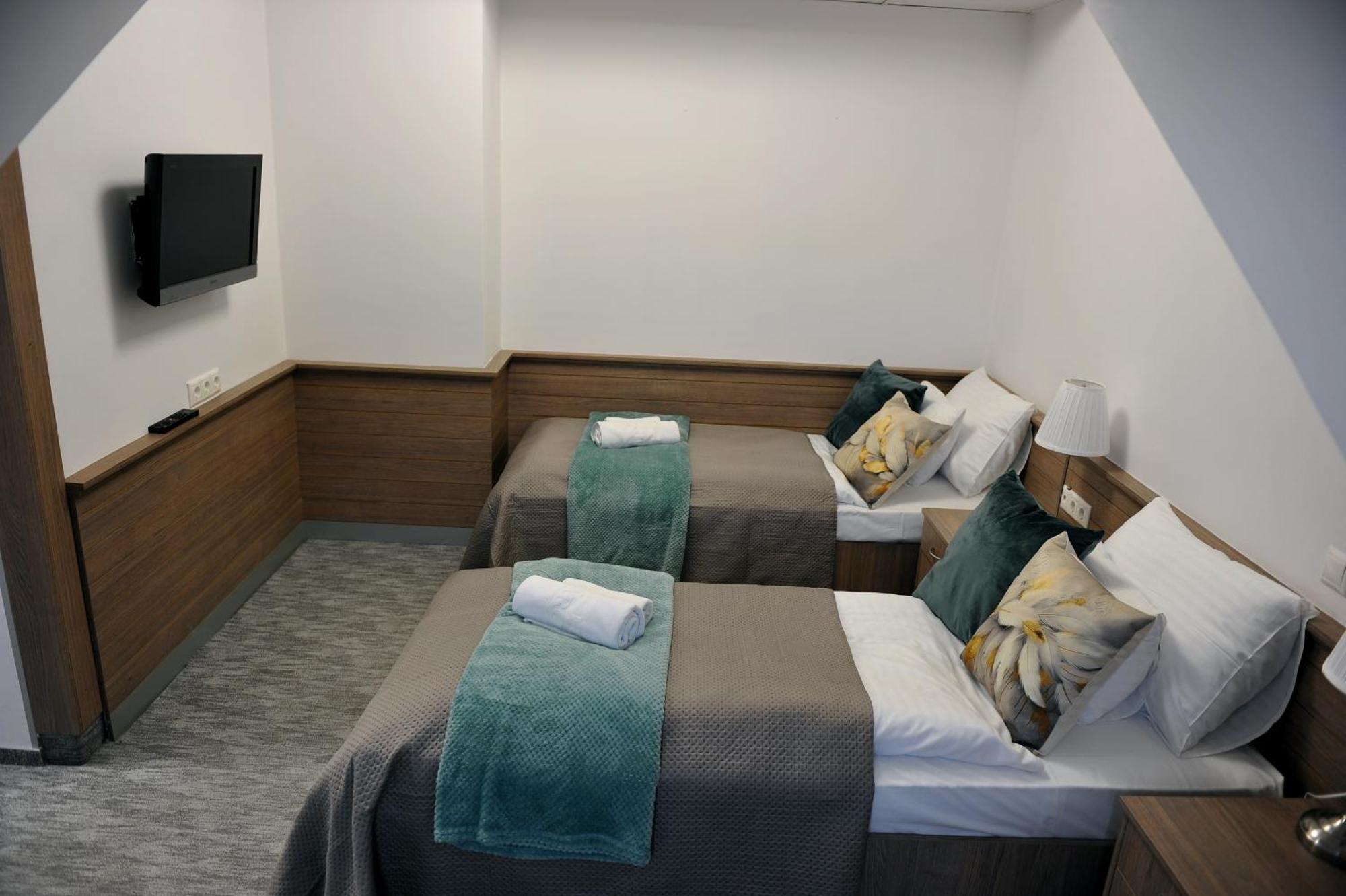 Hotel Harom Gunar Кечкемет Экстерьер фото